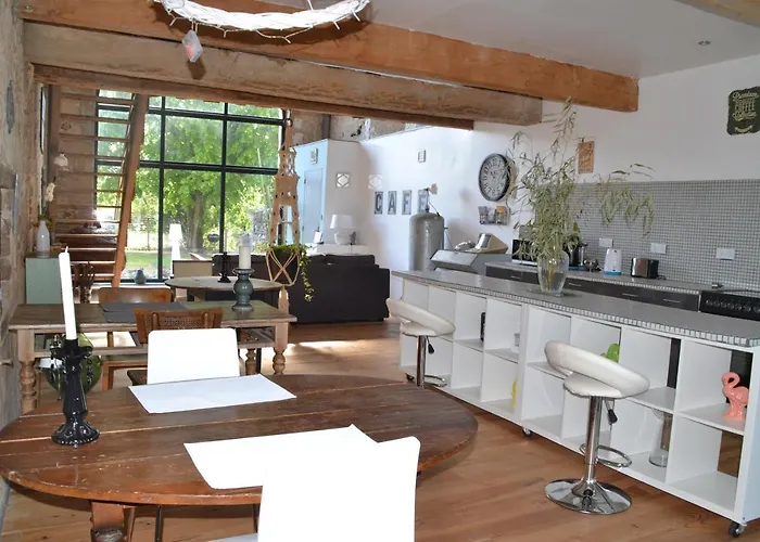 Les Chambres Du Canal Bed & Breakfast